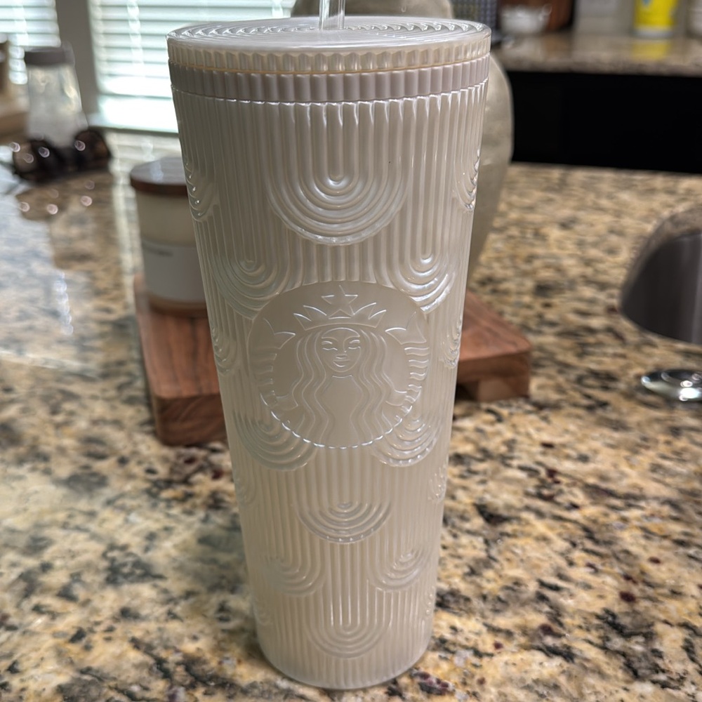 2023 White Pearl Shell Venti Cold Tumbler